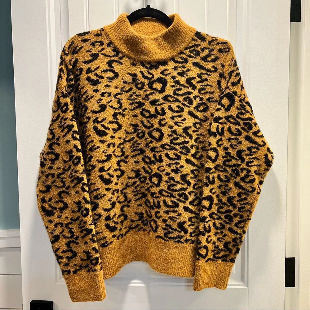 Workshop Republic Clothing Cheetah Print Long Sleeved Sweater. Size XL